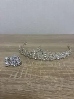 シルバー ティアラとパールピアスセット