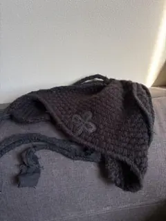 黒の刺繍入りニット帽　完売品