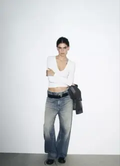 ZARA Vネックトップス