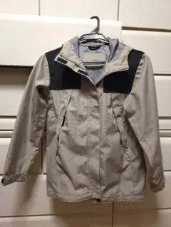 gu マウンテンパーカー