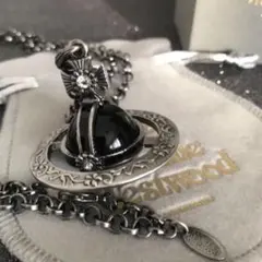 VivienneWestwood 花刻印モチーフのネックレス - メルカリ