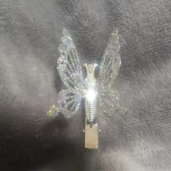 ラメ入り蝶デザインヘアクリップ