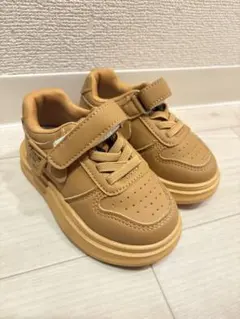 キッズ スニーカー ベージュ