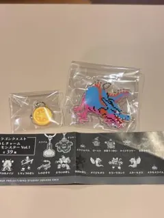 ドラゴンクエスト めじるしチャーム　ドットモンスター　ちいさなメダル