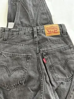 Levi's ブラックデニム オーバーオール サロペット