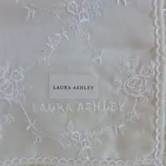 LAURA ASHLEY 刺繍入りレースハンカチ