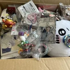 アニメ　グッズ　缶バッジ　フィギュアなど　まとめ　ジャンク　約80サイズ　④