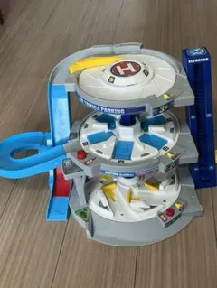 トミカワールド ぐるぐるシュート! DXトミカパーキング
