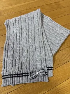 pom ponette junior ケーブル編みマフラー　グレー　リボン