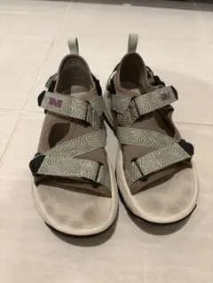Teva スポーツサンダル 厚底 Vibramソールのサムネイル