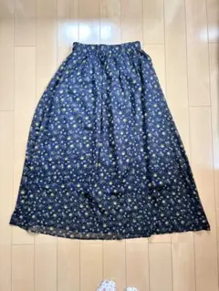 earth  花柄　ロングスカート