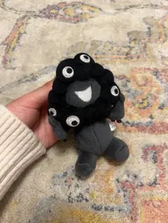 黒ミャクミャク　座り　カラビナ付き