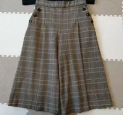 チェック柄ボタン付きキュロット