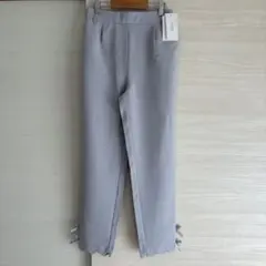 新品　試着のみ　fitmore 裾スカラップリボンテーパードパンツ　Mのサムネイル