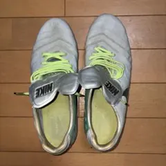 Nike サッカーシューズ ホワイト/グリーン/イエロー