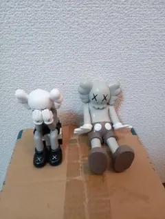 Kaws Companion フィギュア 2体セット