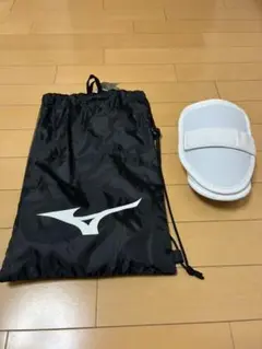Mizuno ホワイト エルボーガード 収納袋付き