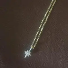 星形クリスタルペンダント シルバーネックレスのサムネイル