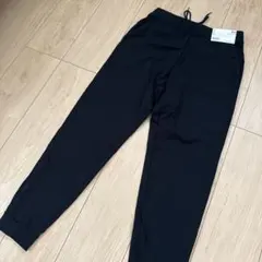 【本日削除】ユニクロ　ウルトラストレッチアクティブアンクルパンツ　ブラック