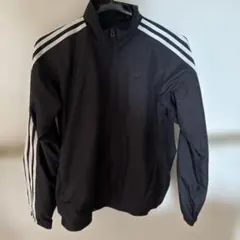 adidas ブラック ウィンドブレーカー
