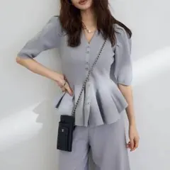 セット 美ライン ペプラム ハーフスリーブニット パンツ グレー　frene同型