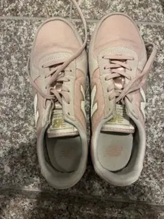 New Balance ピンク スニーカー