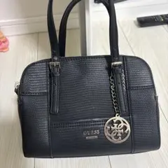 GUESS ブラック ハンドバッグ