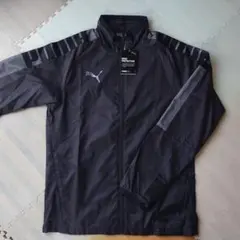 新品未使用　PUMA ウィンドブレーカー