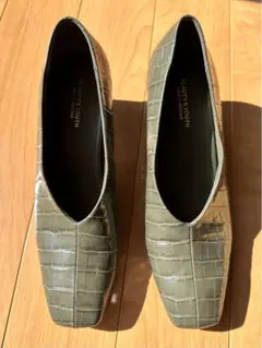 エンボスクロコモチーフパンプス　ユナイテッドアローズ