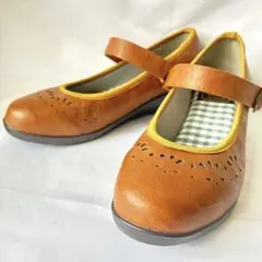 ⭐️未使用級⭐️ マーレマーレ パンチングコンフォート ストラップパンプス L 茶のサムネイル