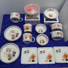 【新品】アンパンマン 食器　9種類14個　すかいらーくグループ