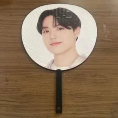 treasure ドヨン(treasure) うちわ - メルカリ