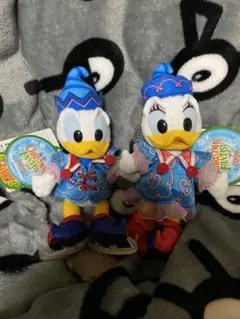 Disneyクリスマスファンタジー2009年ドナルド・デイジー ぬいぐるみセット