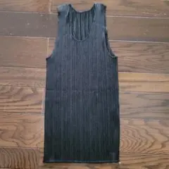 【新品未使用】ISSEY MIYAKE　トップスのサムネイル