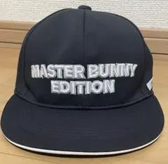 MASTER BUNNY EDITION フラット　キャップ ブラック