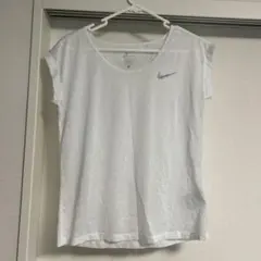 NIKE ナイキ　スポーツウエア　ヨガウエア　Tシャツ