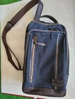 Lee デニムショルダーバッグ(新品同様です)