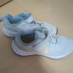 Nike キッズ スニーカー ライトグレー