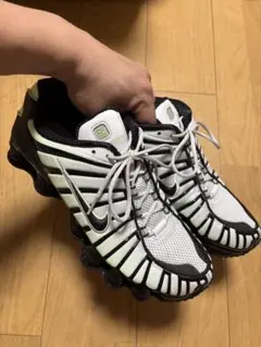 NIKE shox 27.5のサムネイル