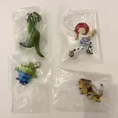 トイ・ストーリー　ゆらゆらつながるマスコット　4種