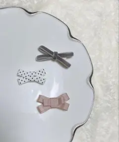 【再販】ベビー&キッズヘアクリップ　ベルベット　グレー　ピンク　ドット　ベロア