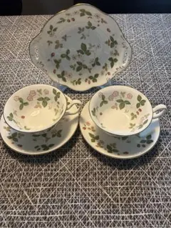 ウェッジウッド ティーカップ& ワイルドストロベリーお皿