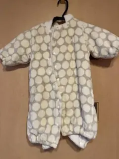 フード付き　ロンパース ベビー　アウター　上着　70センチ　3〜9キロ