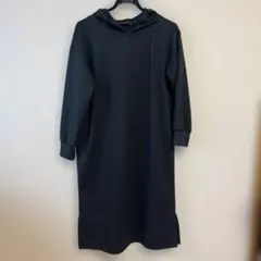 黒 フード付き 長袖ワンピース　ダンボール素材