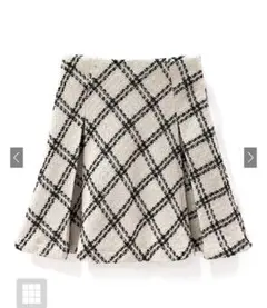 ホワイトブラックチェックフレアスカート