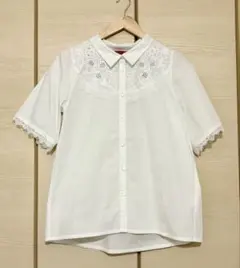 somari オシャレウォーカー 襟付き 花柄レース 半袖ブラウスのサムネイル