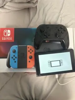 Nintendo Switch本体とプロコン