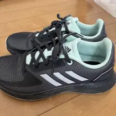 adidas ブラック/ミント スニーカー