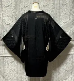 【アンティーク】羽織　黒地　金・銀・エンジ　正絹　羽織紐付　裏地少々シミ　B8