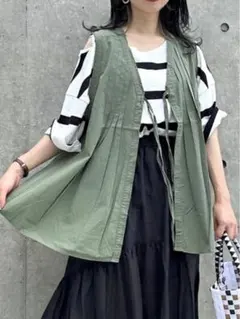 niko and… プリーツベスト　カーキー